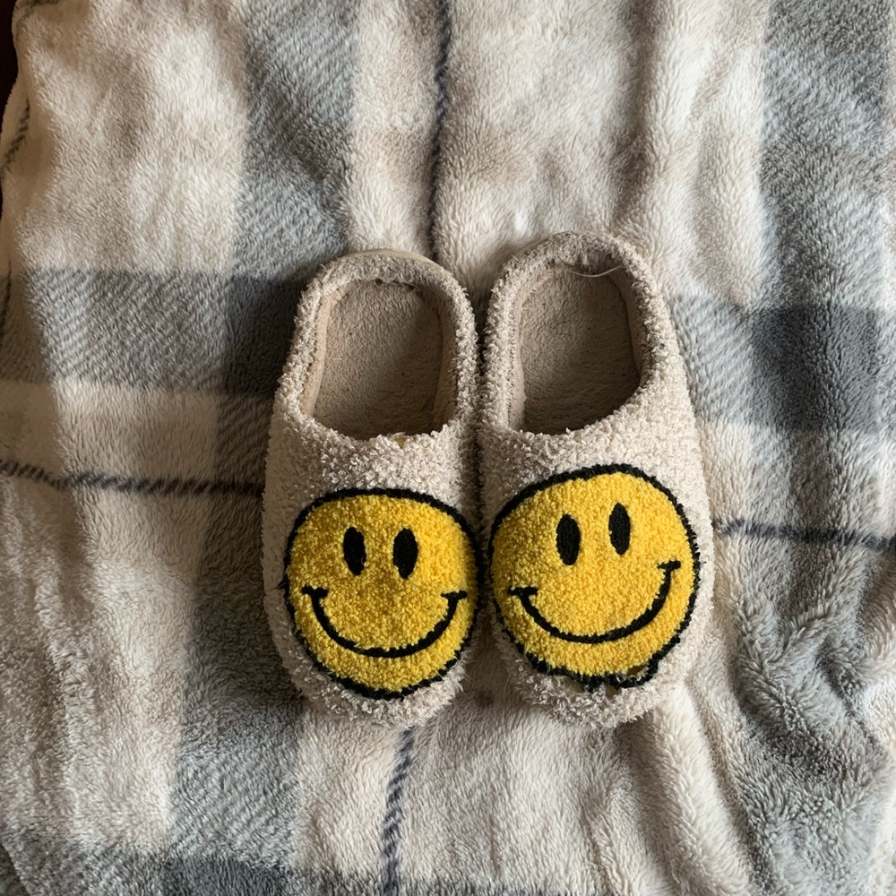 Roller Rabbit Cream and Yellow Kids Slippers